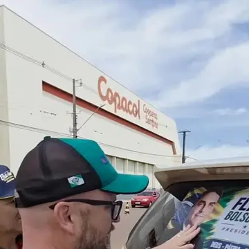 Publicação de Junior Motter sobre Flávio Bolsonaro em 17/10/2026