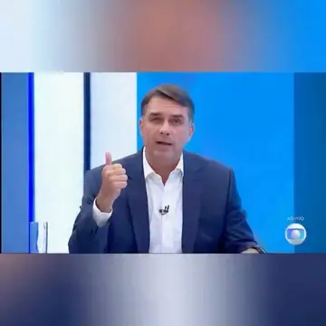 Publicação de Coronel Fabio Candido sobre Flávio Bolsonaro em 17/10/2026