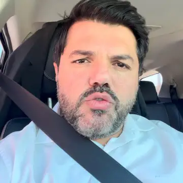 Publicação de Marcio Correa sobre Flávio Bolsonaro em 20/10/2026