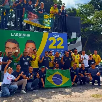 Publicação de Gilmar Lagoinha sobre Flávio Bolsonaro em 17/10/2026