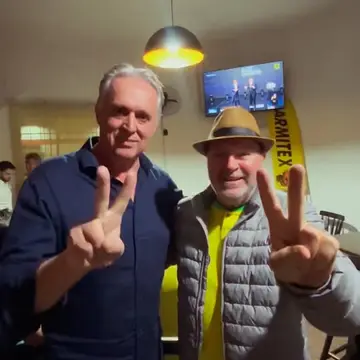 Publicação de Loreno Tolardo sobre Flávio Bolsonaro em 18/10/2026