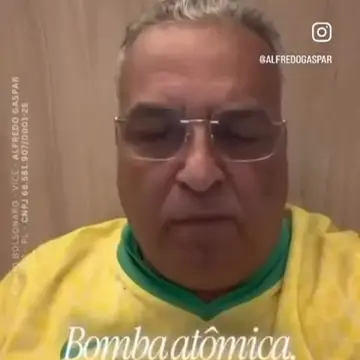 Publicação de Gustavo Medeiros sobre Flávio Bolsonaro em 18/10/2026