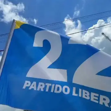 Publicação de Dr João Pandolfi sobre Flávio Bolsonaro em 18/10/2026