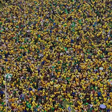 Publicação de Lorenzo Pazolini sobre Flávio Bolsonaro em 17/10/2026