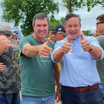 Publicação de Paleari sobre Flávio Bolsonaro em 17/10/2026