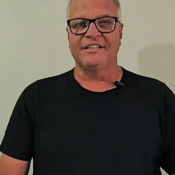 Publicação de Camarão sobre Flávio Bolsonaro em 20/10/2026