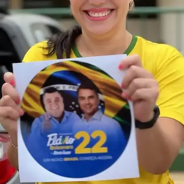 Publicação de Josmail Rodrigues sobre Flávio Bolsonaro em 17/10/2026