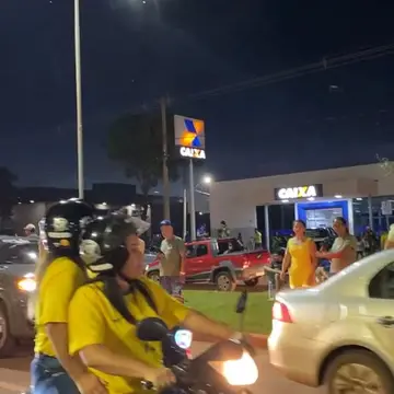 Publicação de Paleari sobre Flávio Bolsonaro em 18/10/2026