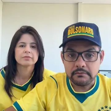 Publicação de Gil Martins sobre Flávio Bolsonaro em 18/10/2026