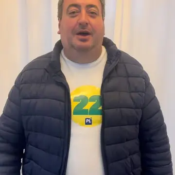 Publicação de Daniel Cunha sobre Flávio Bolsonaro em 20/10/2026