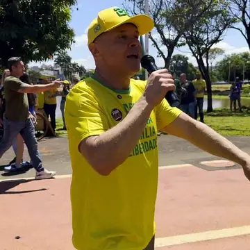 Publicação de Coronel Fabio Candido sobre Flávio Bolsonaro em 19/10/2026