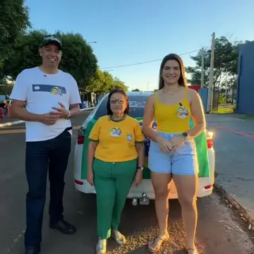 Publicação de Cileide Cabral sobre Flávio Bolsonaro em 19/10/2026