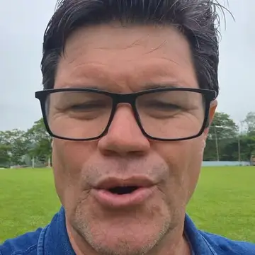 Publicação de Joãozinho Altarugio sobre Flávio Bolsonaro em 19/10/2026
