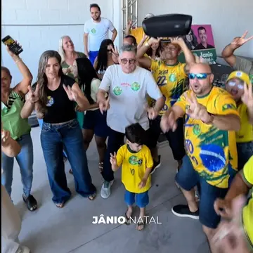 Publicação de Janio Natal sobre Flávio Bolsonaro em 12/10/2026