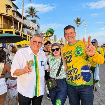 Publicação de Janio Natal sobre Flávio Bolsonaro em 17/10/2026