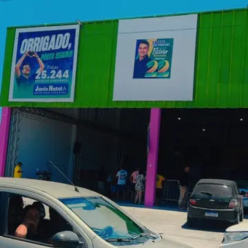 Publicação de Janio Natal sobre Flávio Bolsonaro em 10/10/2026