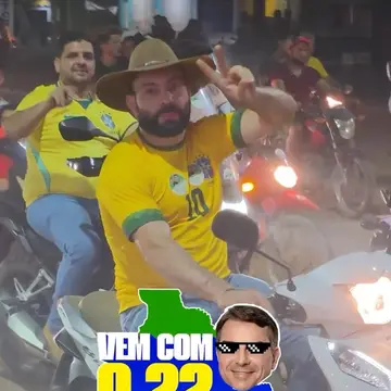 Publicação de Carlinhos do Aparecido sobre Flávio Bolsonaro em 21/10/2026