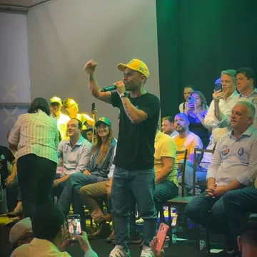 Publicação de Capitão Vitor sobre Flávio Bolsonaro em 20/10/2026