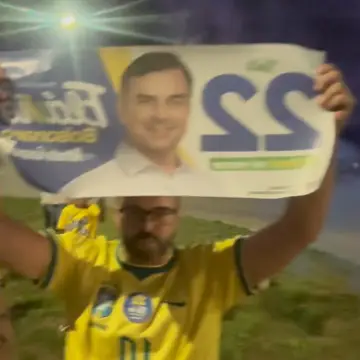 Publicação de Capitão Vitor sobre Flávio Bolsonaro em 20/10/2026
