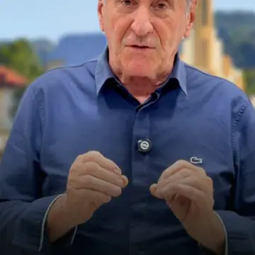 Publicação de Valmor Mattana sobre Flávio Bolsonaro em 08/10/2026