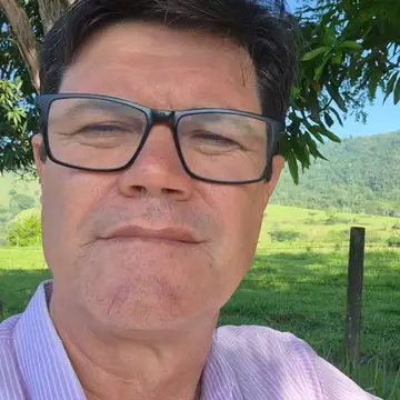 Publicação de Joãozinho Altarugio sobre Flávio Bolsonaro em 08/10/2026