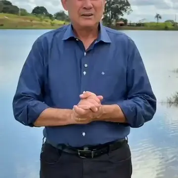 Publicação de Hermes Santa Rosa sobre Flávio Bolsonaro em 08/10/2026