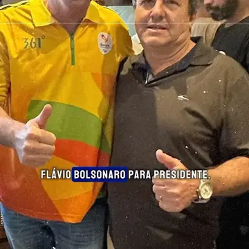Publicação de Zé Carlos do Mariano sobre Flávio Bolsonaro em 08/10/2026