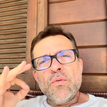 Publicação de Fabinho Antonucci sobre Flávio Bolsonaro em 08/10/2026