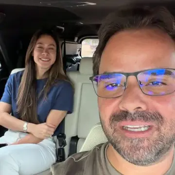 Publicação de Toni Cunha sobre Flávio Bolsonaro em 08/10/2026
