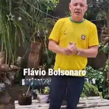 Publicação de Roninho sobre Flávio Bolsonaro em 08/10/2026