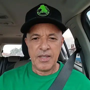 Publicação de Crispin sobre Flávio Bolsonaro em 08/10/2026