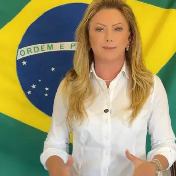 Publicação de Edna Contin sobre Flávio Bolsonaro em 08/10/2026