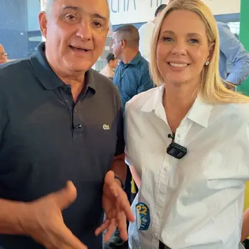 Publicação de Carlos Augusto sobre Flávio Bolsonaro em 09/10/2026