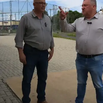 Publicação de Mostarda sobre Flávio Bolsonaro em 09/10/2026
