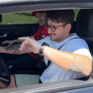 Publicação de Renato Carvalho sobre Flávio Bolsonaro em 10/10/2026