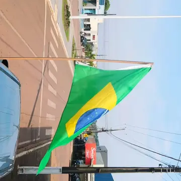 Publicação de Celso Padovani sobre Flávio Bolsonaro em 10/10/2026