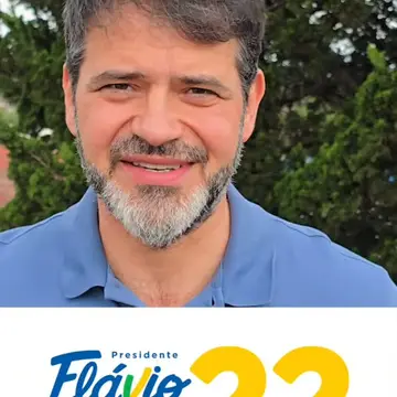 Publicação de Marcos Seguro sobre Flávio Bolsonaro em 10/10/2026