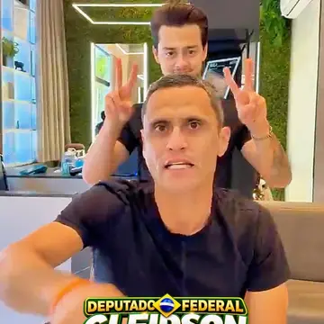 Publicação de Gleidson Azevedo sobre Flávio Bolsonaro em 11/10/2026