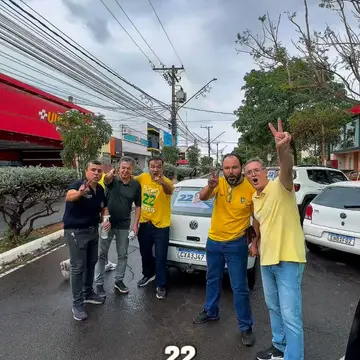 Publicação de João Paulo Cantarella sobre Flávio Bolsonaro em 11/10/2026