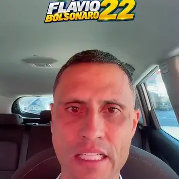 Publicação de Gleidson Azevedo sobre Flávio Bolsonaro em 11/10/2026