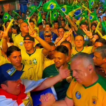 Publicação de Gilberto Sobreira sobre Flávio Bolsonaro em 11/10/2026
