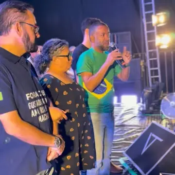 Publicação de Ricardo de Minga sobre Flávio Bolsonaro em 12/10/2026