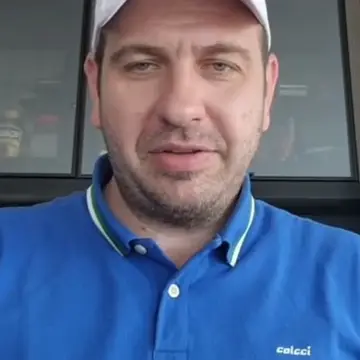 Publicação de Charles Thiele sobre Flávio Bolsonaro em 12/10/2026