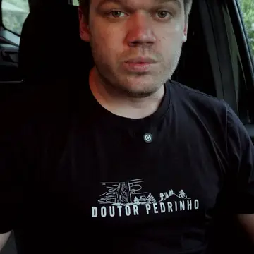 Publicação de Geleade Wollert sobre Flávio Bolsonaro em 12/10/2026