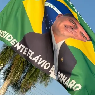Publicação de Josmail Rodrigues sobre Flávio Bolsonaro em 12/10/2026