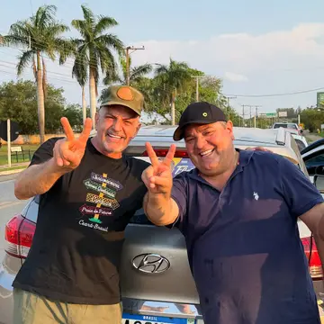 Publicação de Josmail Rodrigues sobre Flávio Bolsonaro em 12/10/2026