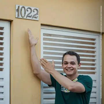 Publicação de Lorenzo Pazolini sobre Flávio Bolsonaro em 13/10/2026