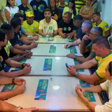 Publicação de Wladimir Garotinho sobre Flávio Bolsonaro em 13/10/2026