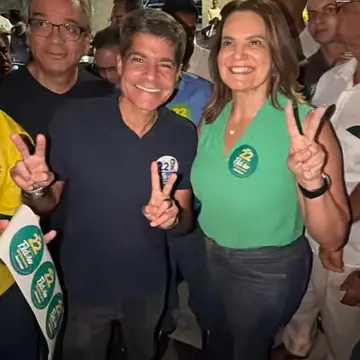 Publicação de Sheila Lemos sobre Flávio Bolsonaro em 13/10/2026