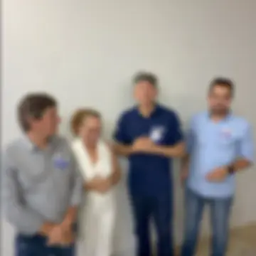 Publicação de Vander Masson sobre Flávio Bolsonaro em 13/10/2026